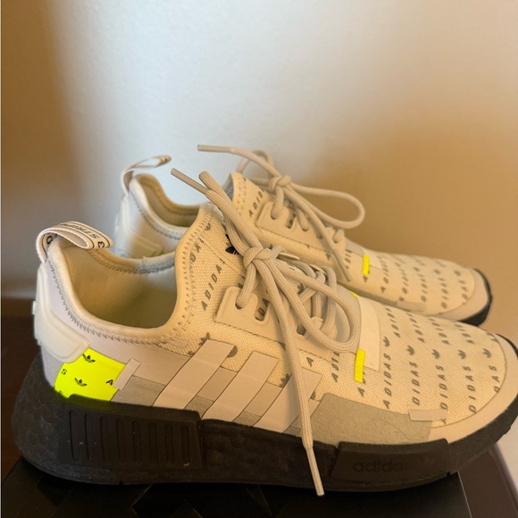 Adidas NMD R1 - Picture 3 of 6
